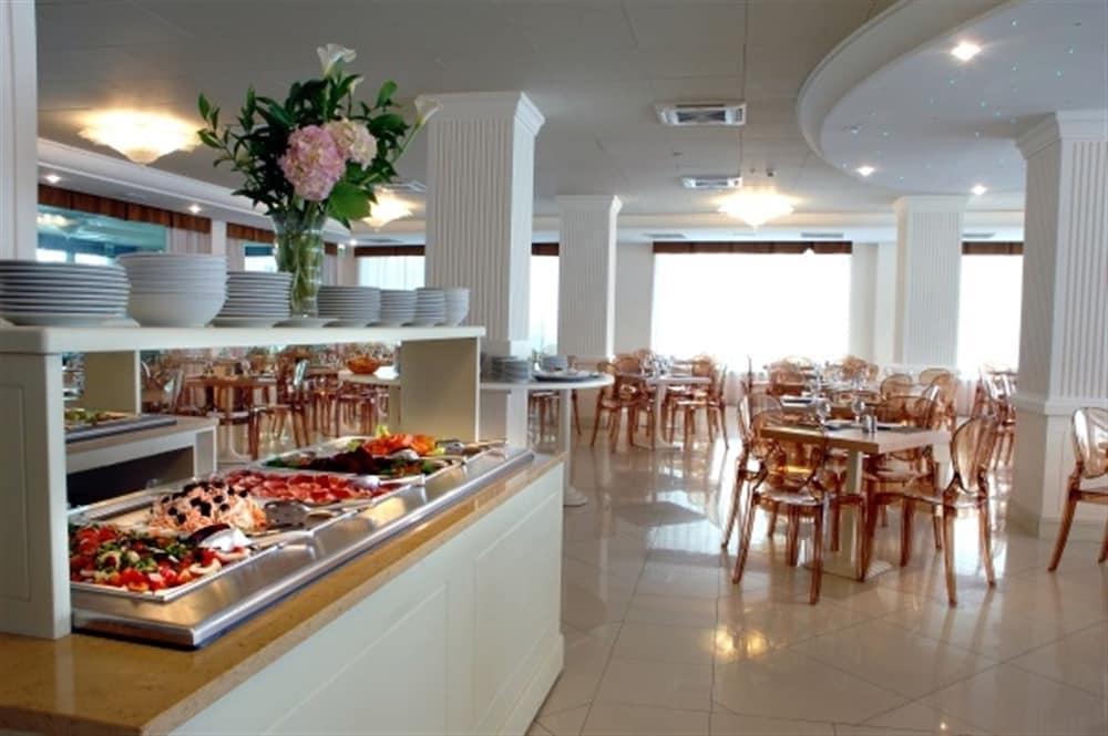 Hotel Roma Residenza Cervia Exterior foto